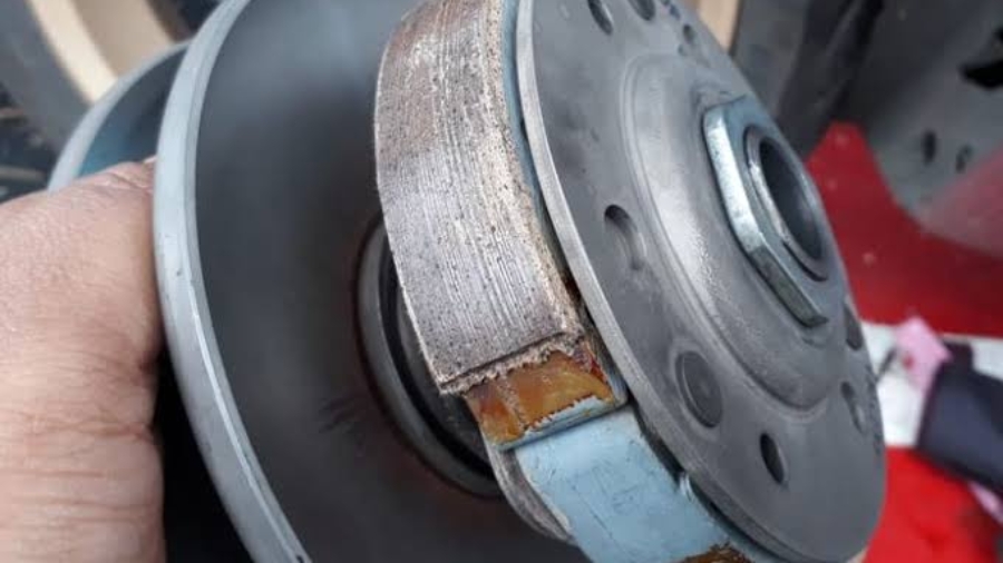 Truk ngempos saat nanjak