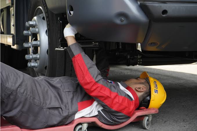 Servis Truk Dalam Satu Hari