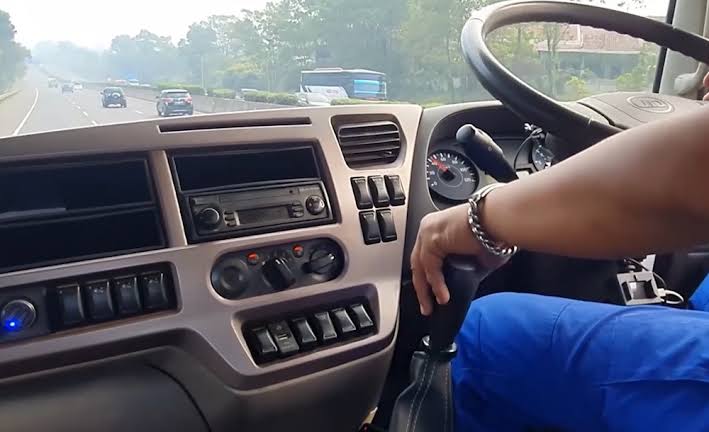 Penyebab Gigi Truk Terasa Berat