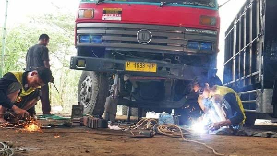 butuh Bengkel Truk
