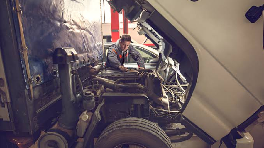 Interval Servis Truk